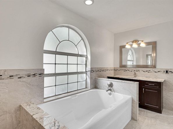 5743 NW 100th Way, Coral Springs FL 33076