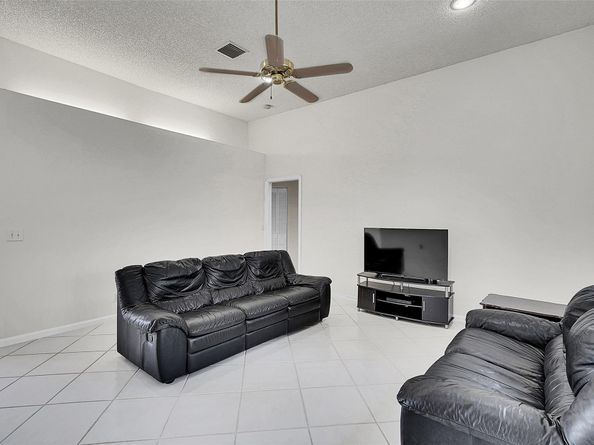 5743 NW 100th Way, Coral Springs FL 33076