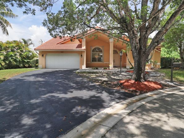 5743 NW 100th Way, Coral Springs FL 33076