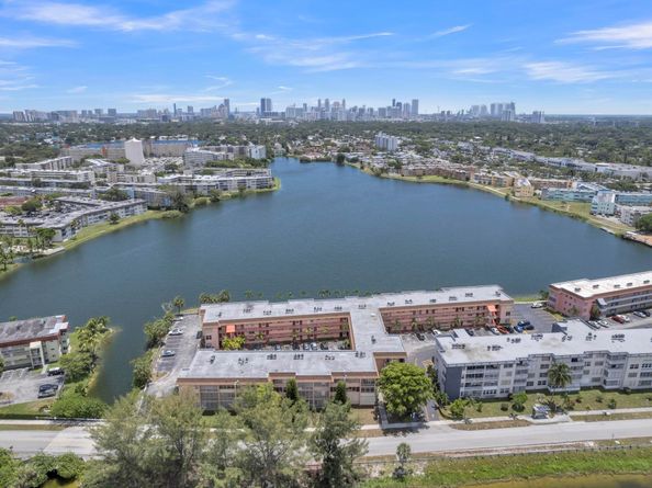 18707 NE 14th Ave 638, Miami FL 33179