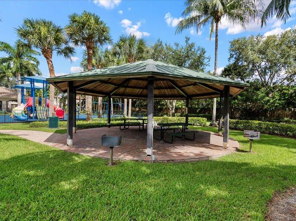 1078 Grove Park Circle, Boynton Beach FL 33436