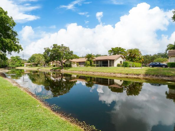 2227 NW 45th Ave 2227, Coconut Creek FL 33066
