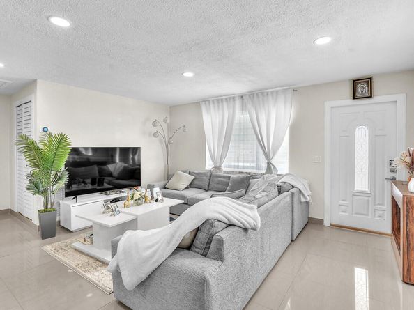 3103 Frost Road, Palm Springs FL 33406