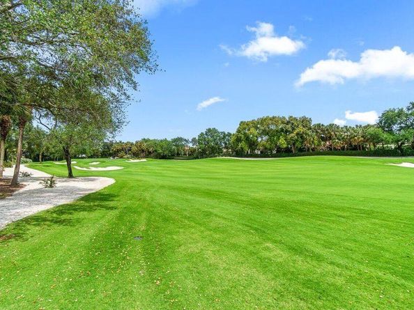 16100 Villa Vizcaya Place, Delray Beach FL 33446