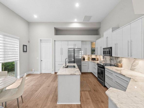 16100 Villa Vizcaya Place, Delray Beach FL 33446