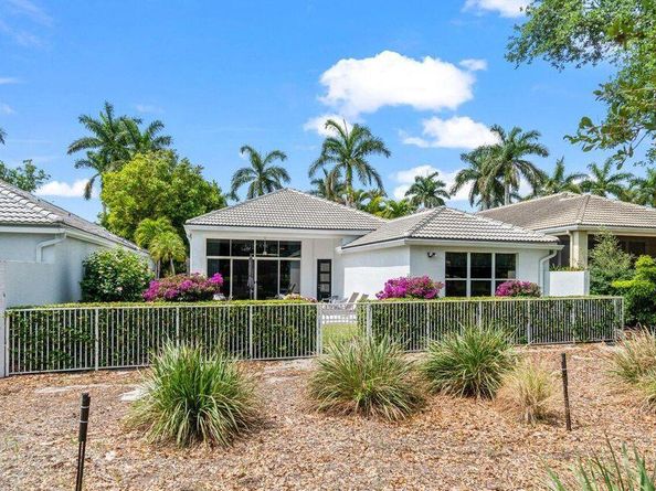16100 Villa Vizcaya Place, Delray Beach FL 33446