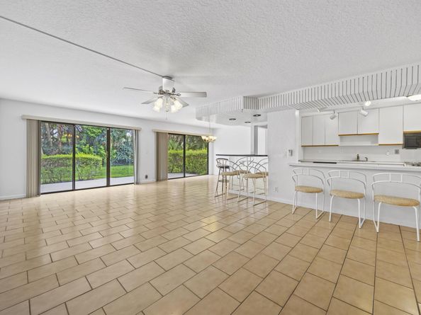 9713 N New River Canal Road 304, Plantation FL 33324