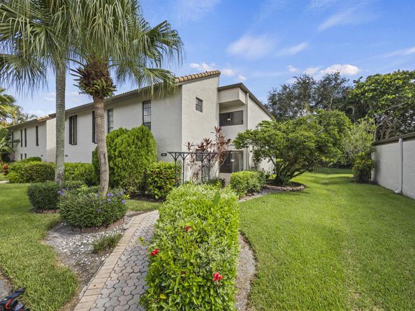 9713 N New River Canal Road 304, Plantation FL 33324