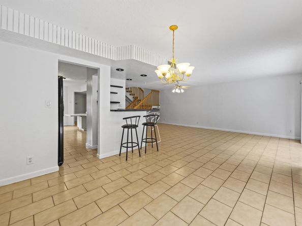 9713 N New River Canal Road 304, Plantation FL 33324