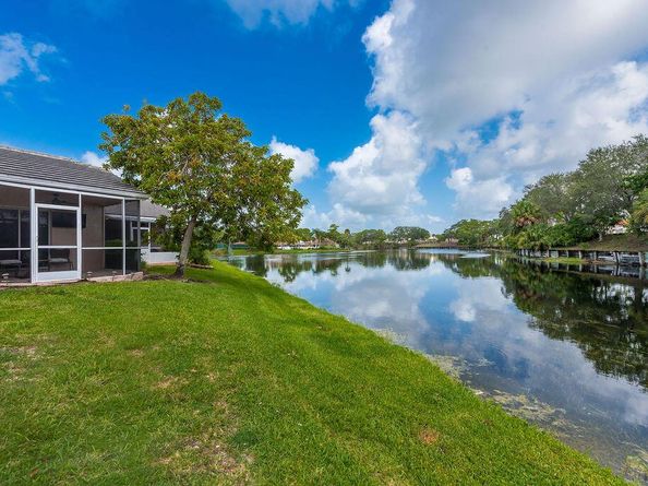 1035 Island Manor Drive, Greenacres FL 33413
