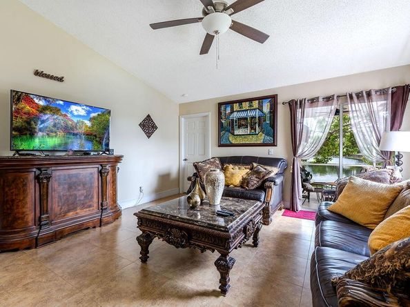 1035 Island Manor Drive, Greenacres FL 33413