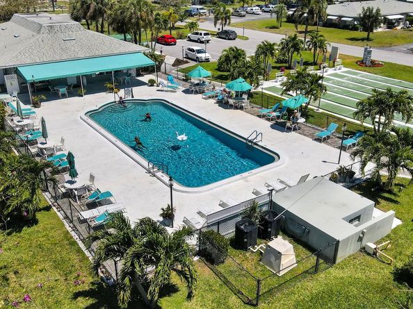 930 South Drive B, Delray Beach FL 33445