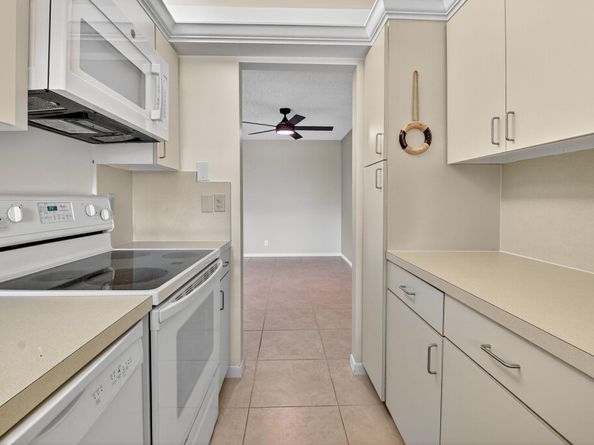 930 South Drive B, Delray Beach FL 33445
