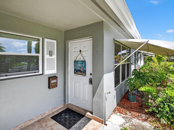 930 South Drive B, Delray Beach FL 33445