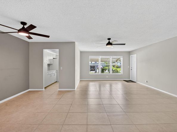 930 South Drive B, Delray Beach FL 33445