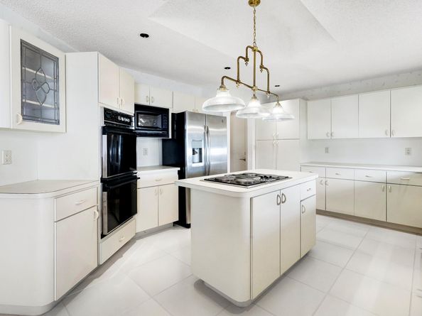 9342 NW 10th St, Plantation FL 33322