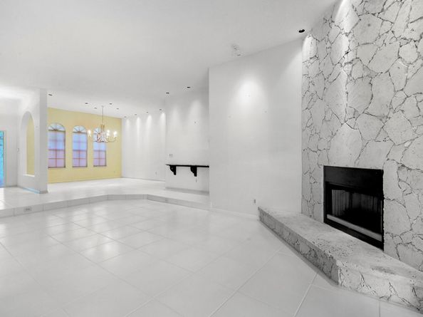 9342 NW 10th St, Plantation FL 33322