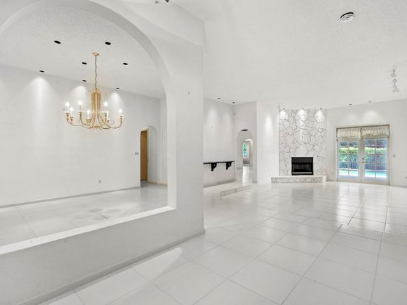 9342 NW 10th St, Plantation FL 33322