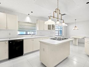9342 NW 10th St, Plantation FL 33322