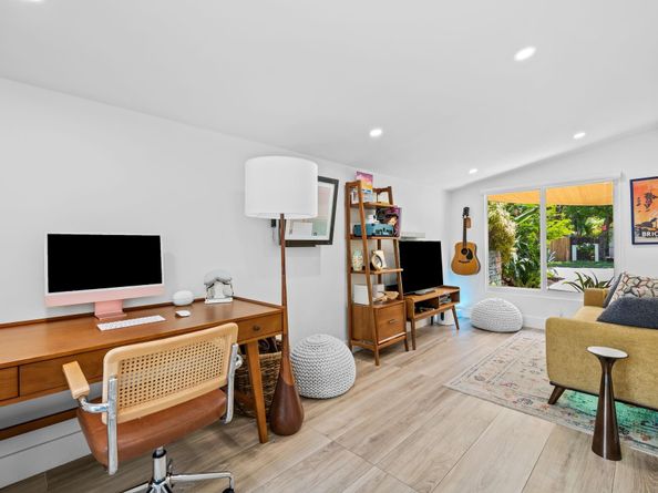 1637 NE 17th Way, Fort Lauderdale FL 33305