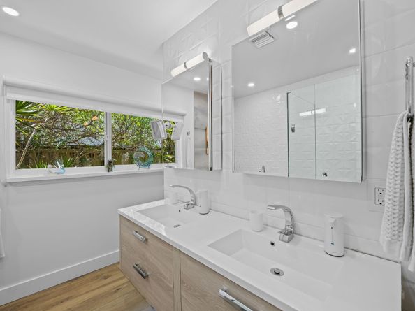 1637 NE 17th Way, Fort Lauderdale FL 33305