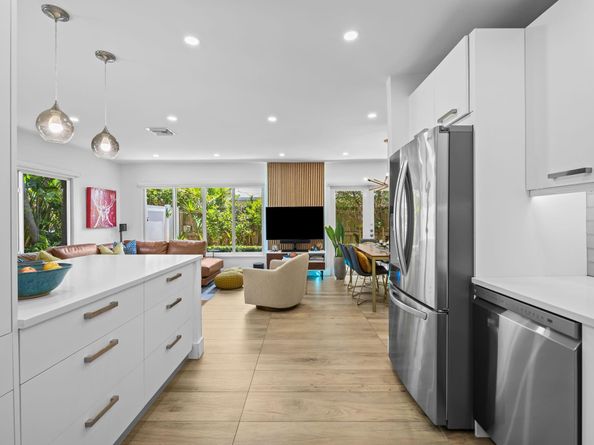 1637 NE 17th Way, Fort Lauderdale FL 33305