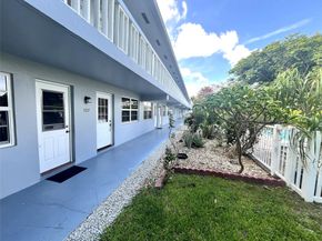 751 Pine Dr 103, Pompano Beach FL 33060