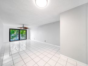 150 Cypress Club Dr 528, Pompano Beach FL 33060