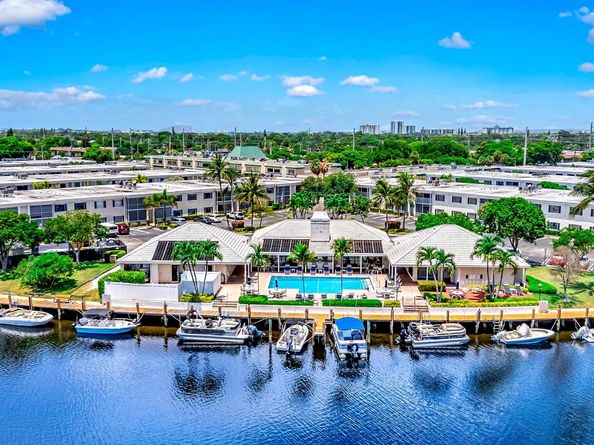 150 Cypress Club Dr 528, Pompano Beach FL 33060