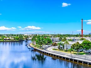 150 Cypress Club Dr 528, Pompano Beach FL 33060