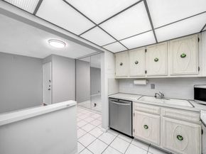 150 Cypress Club Dr 528, Pompano Beach FL 33060