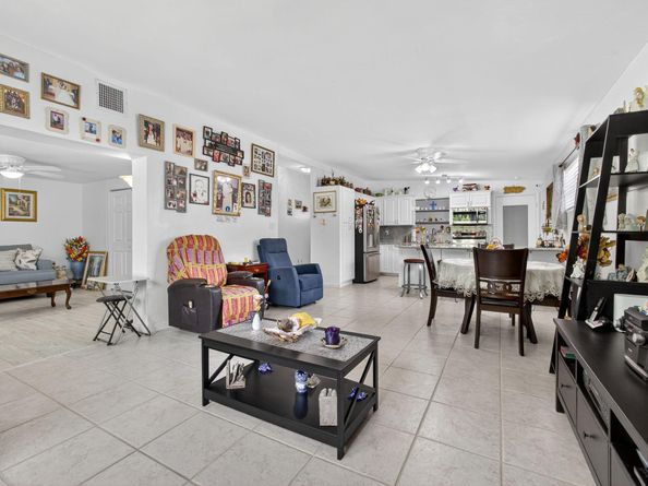 754 Hibiscus Drive, Royal Palm Beach FL 33411