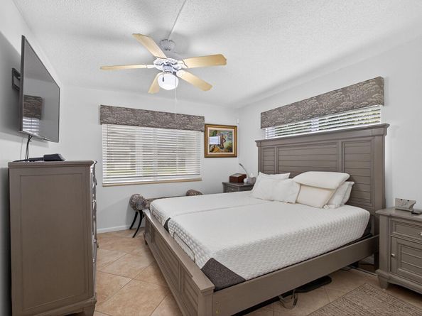 144 Dorchester G, West Palm Beach FL 33417