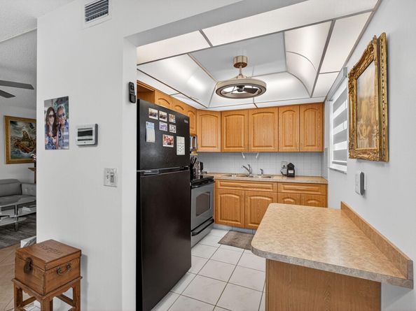 144 Dorchester G, West Palm Beach FL 33417