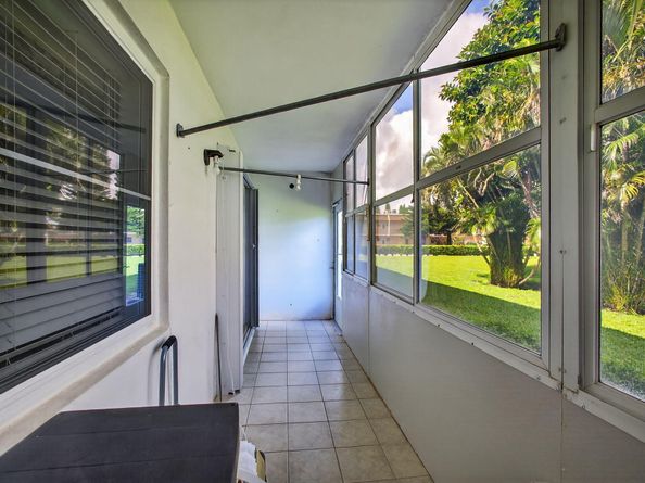 144 Dorchester G, West Palm Beach FL 33417