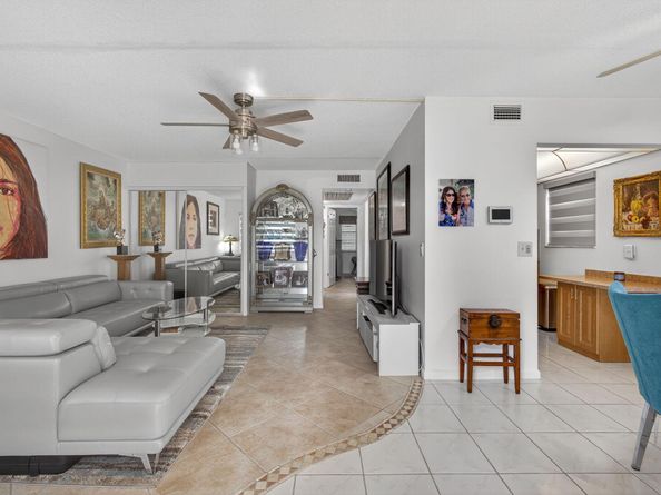 144 Dorchester G, West Palm Beach FL 33417