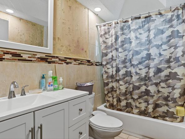 Undisclosed Address #FX-10523357, Coral Springs FL 33065