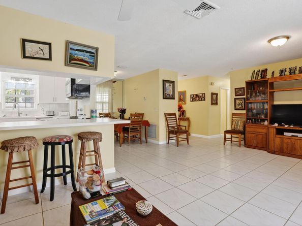 Undisclosed Address #FX-10523357, Coral Springs FL 33065