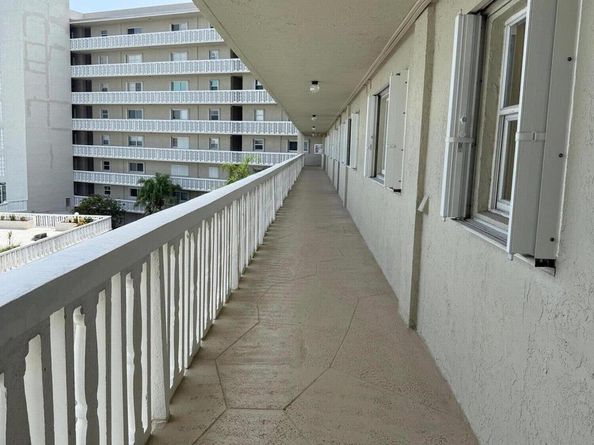 801 Lake Shore 411 Drive 411, Lake Park FL 33403