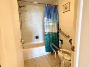 801 Lake Shore 411 Drive 411, Lake Park FL 33403