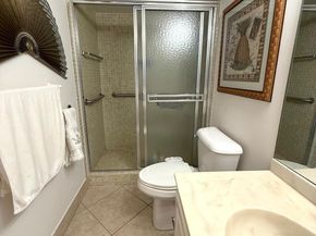 801 Lake Shore 411 Drive 411, Lake Park FL 33403