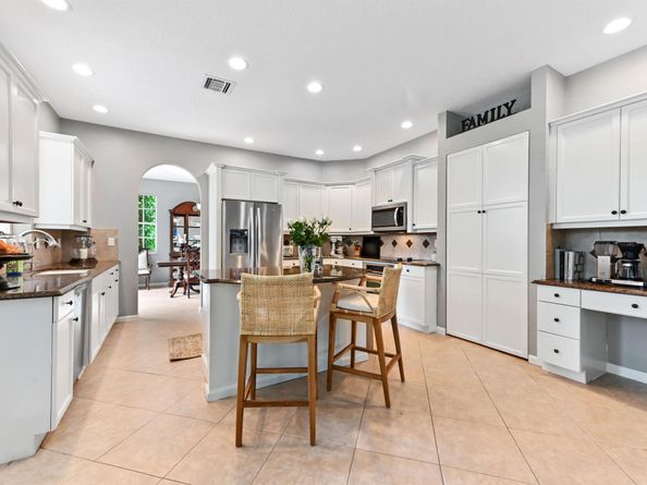 2256 Ridgewood Court, Royal Palm Beach FL 33411