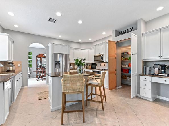 2256 Ridgewood Court, Royal Palm Beach FL 33411