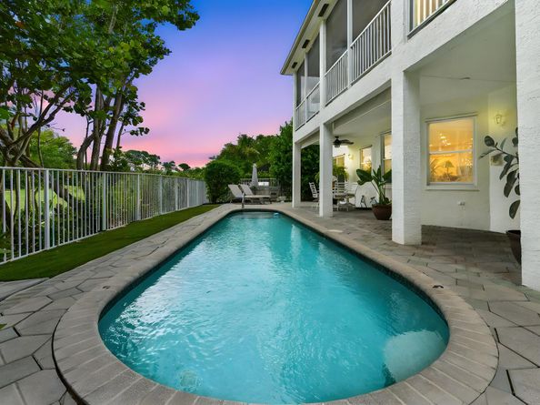 2256 Ridgewood Court, Royal Palm Beach FL 33411