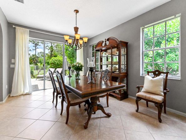 2256 Ridgewood Court, Royal Palm Beach FL 33411