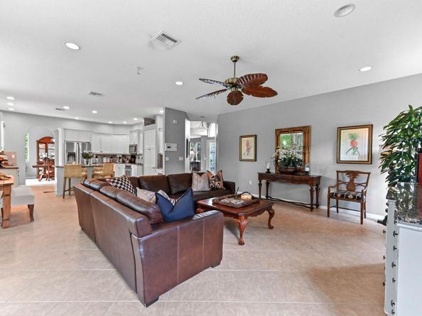 2256 Ridgewood Court, Royal Palm Beach FL 33411