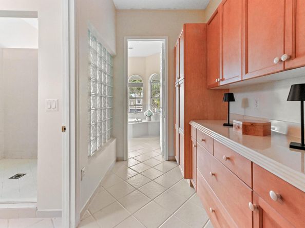 2256 Ridgewood Court, Royal Palm Beach FL 33411