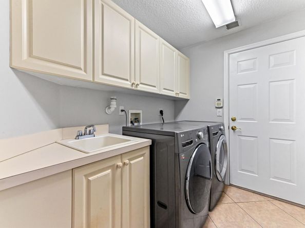 2256 Ridgewood Court, Royal Palm Beach FL 33411