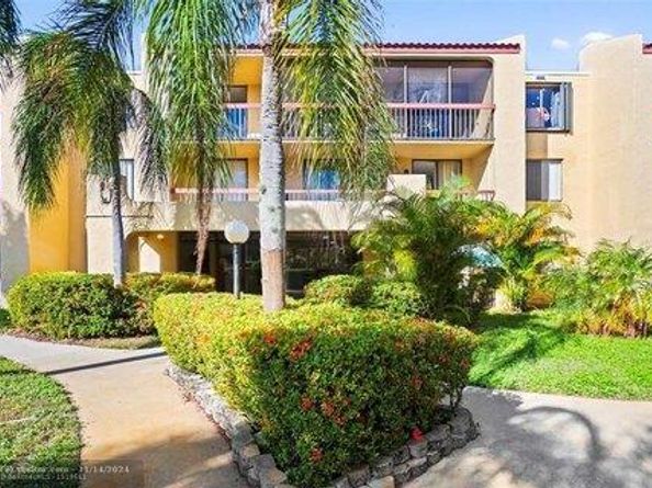 733 SE 1st Way 105, Deerfield Beach FL 33441
