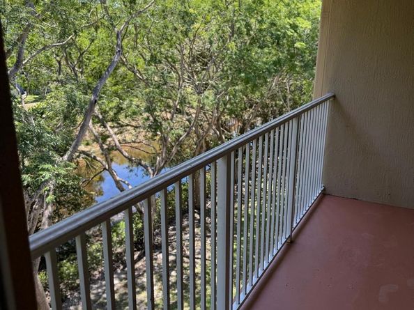 2941 Riverside Dr 303, Coral Springs FL 33065